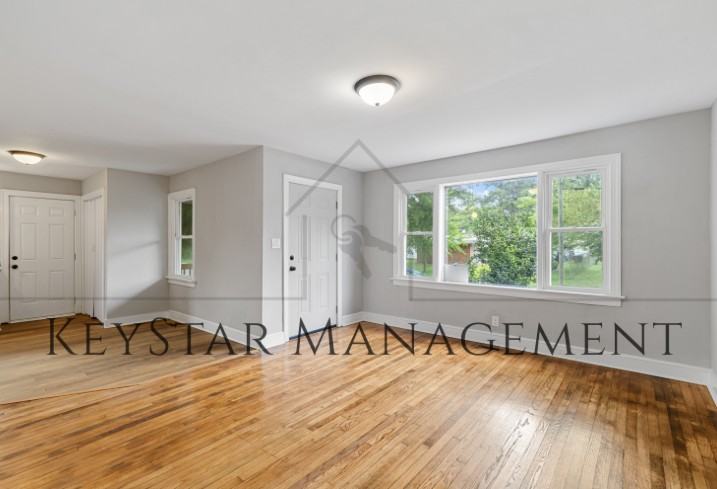 429 Henry St #1 - Photo 5 of 28