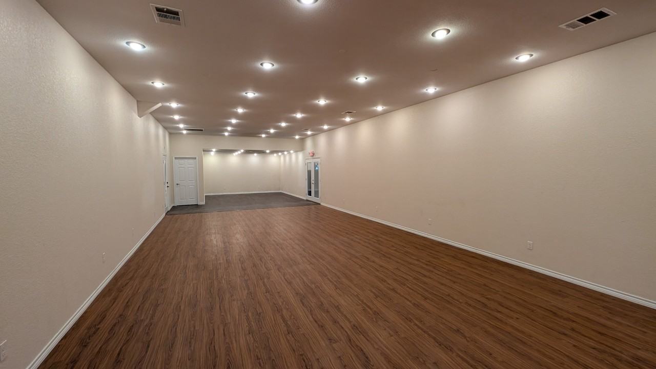 129 W Walker St #1 - Photo 6 of 24