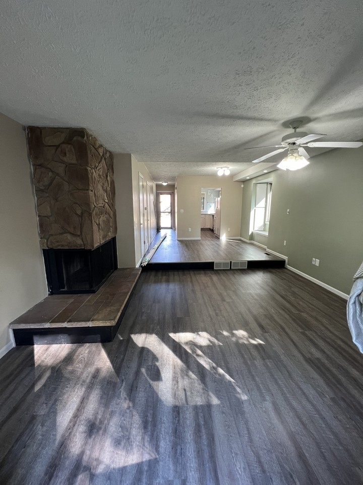 122 Whitehills Dr #122 - Photo 2 of 17