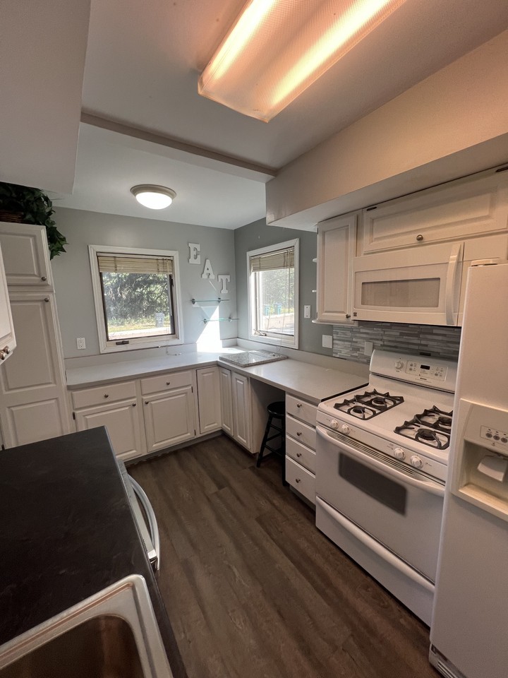 122 Whitehills Dr #122 - Photo 4 of 17