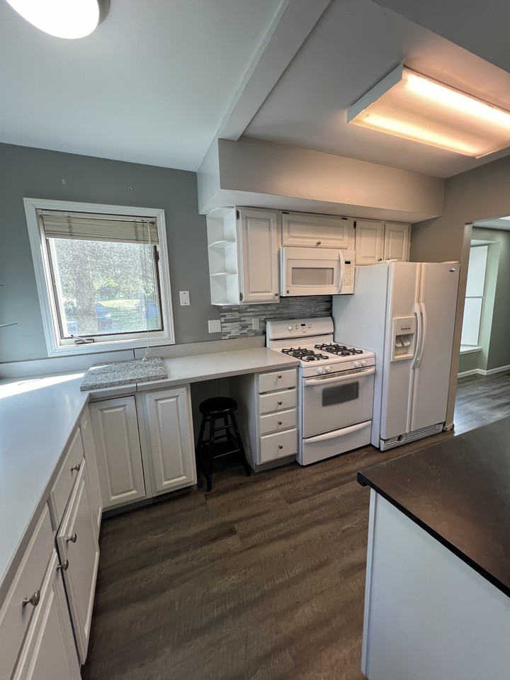 122 Whitehills Dr #122 - Photo 5 of 17