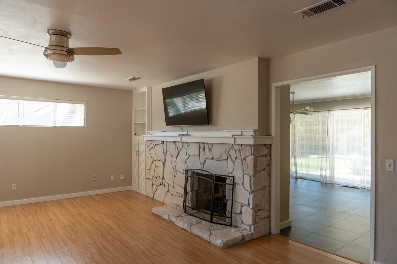 3339 West Cambridge Avenue #1 - Photo 6 of 21