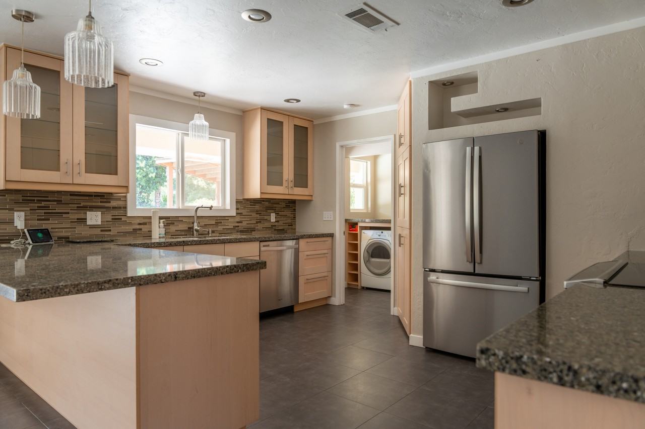 3339 West Cambridge Avenue #1 - Photo 7 of 21