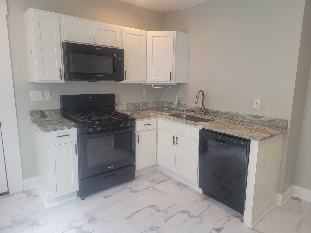 Stanley Avenue #599 - Photo 7 of 11