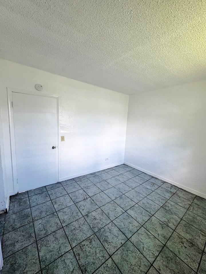 844 Nw 70th St #844-03 - Photo 7 of 9