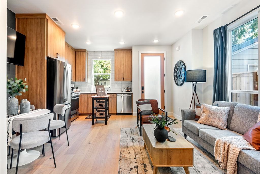 8216 N Hurst Ave #B - Photo 4 of 21