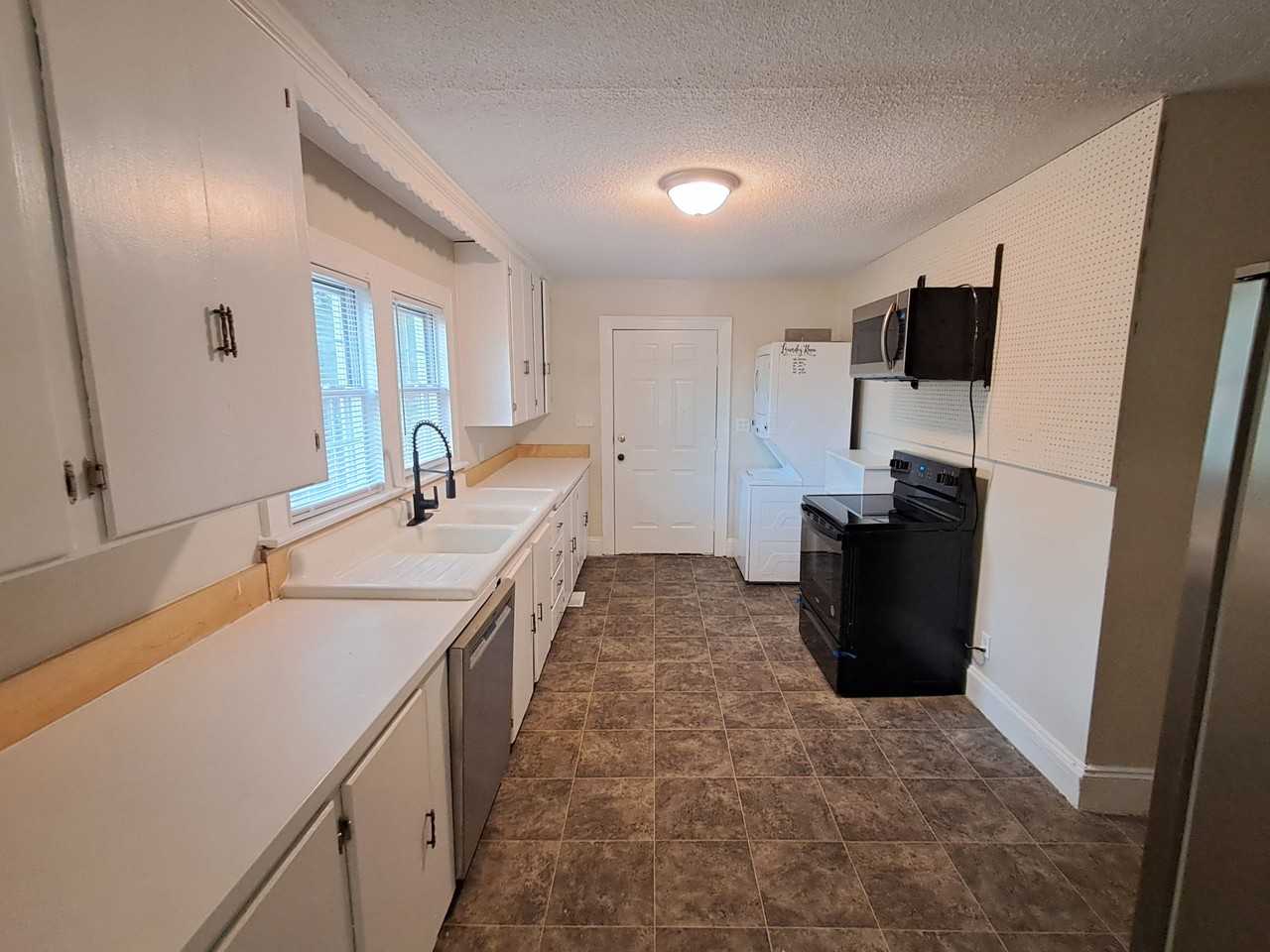 1209 South Greene Street #1 - Photo 6 of 21