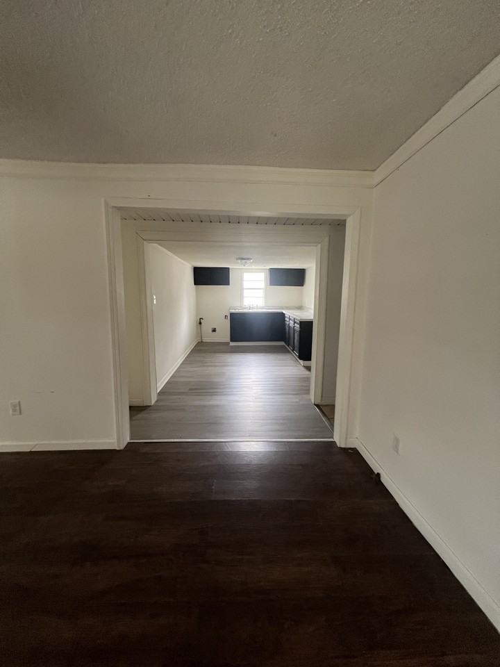 314 Carr Ave #1 - Photo 3 of 10