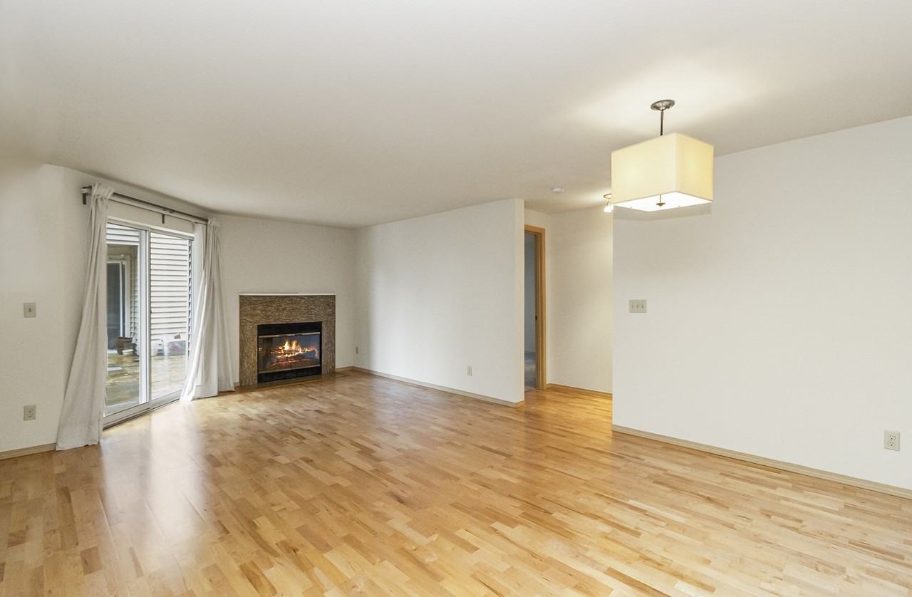 6970 California Avenue Southwest #1 - Photo 2 of 10