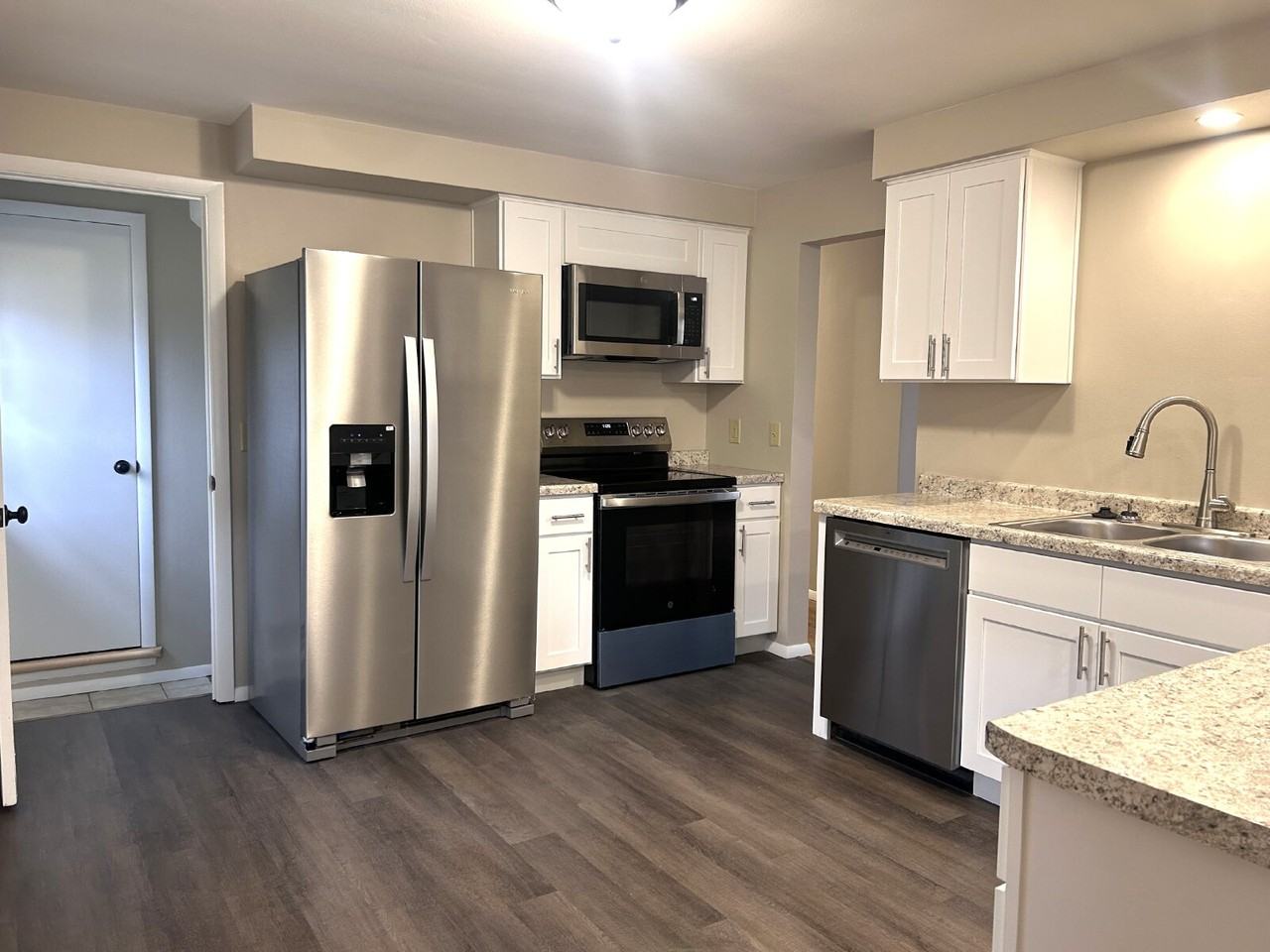 1524 E Glendale Ave - Photo 4 of 22