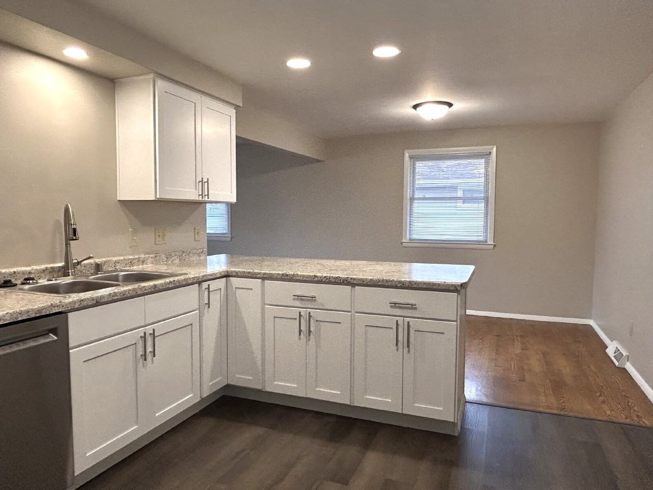 1524 E Glendale Ave - Photo 6 of 22