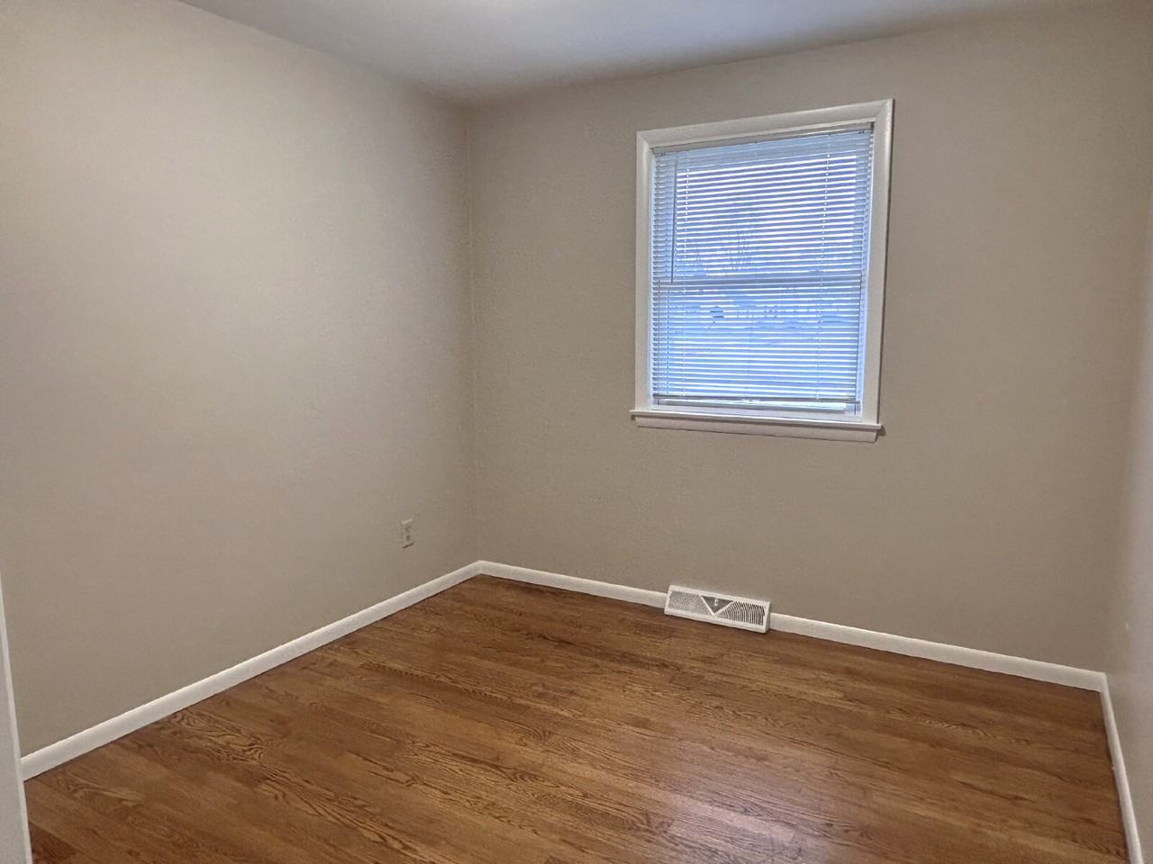 1524 E Glendale Ave - Photo 7 of 22