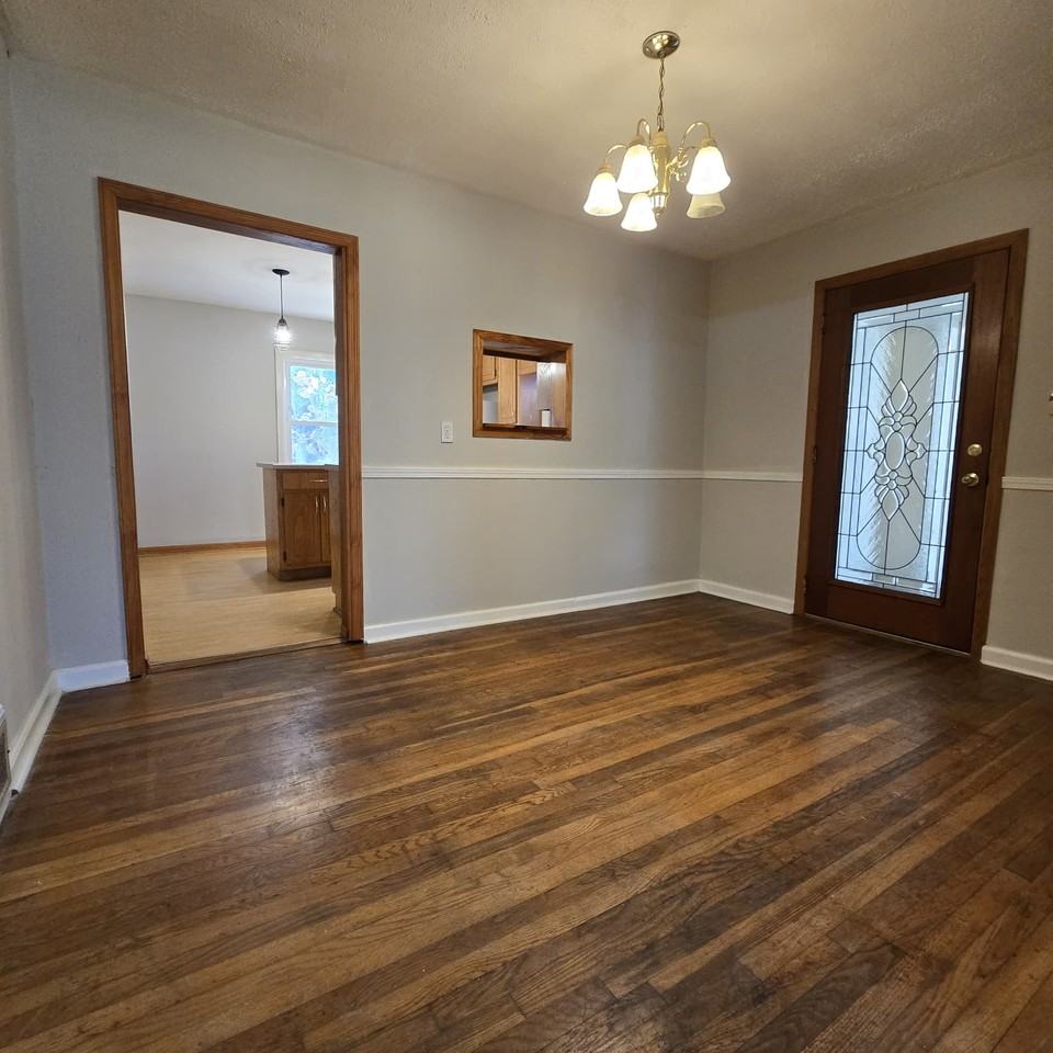 1057 Woodland Way - Photo 6 of 12