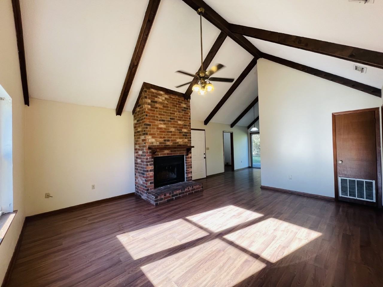 111 Hancock St - Photo 2 of 11