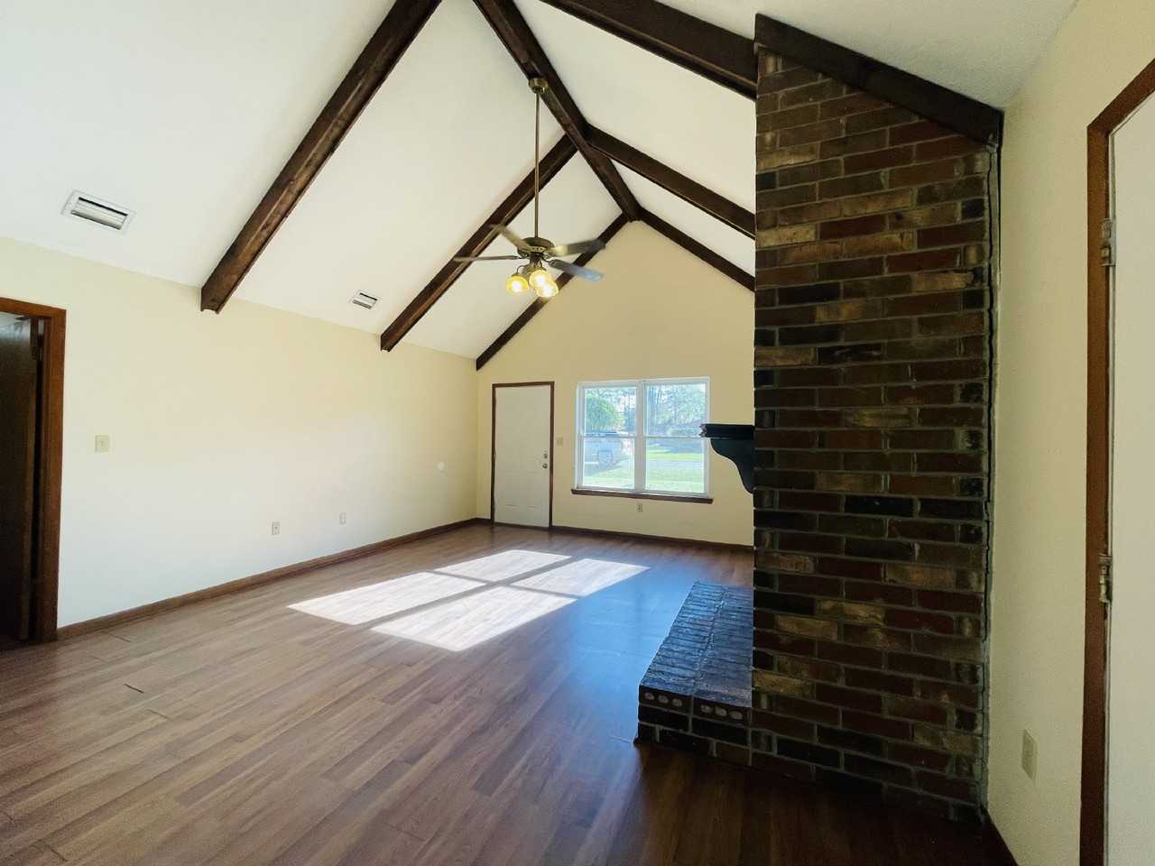 111 Hancock St - Photo 3 of 11