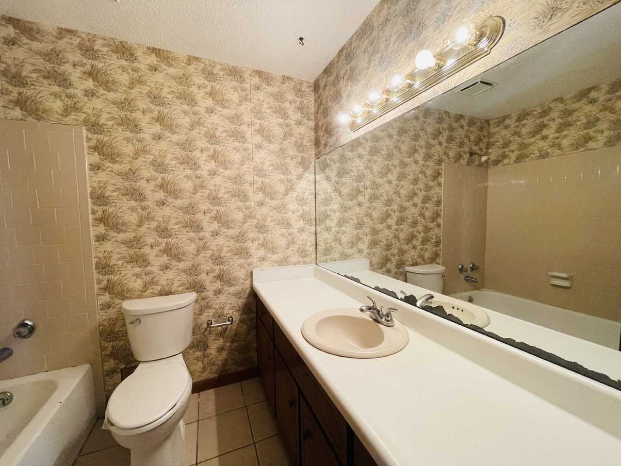 111 Hancock St - Photo 6 of 11