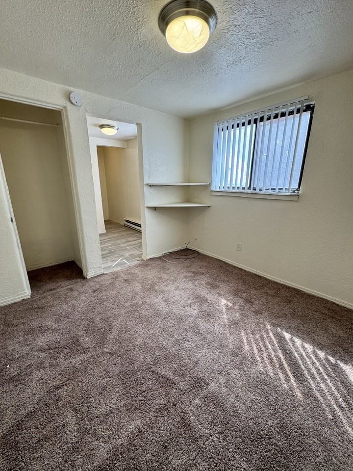 304 Texas St Ne #C - Photo 7 of 10