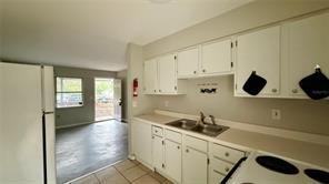 213 Dr Martin Luther King Jr Ave - Photo 2 of 6