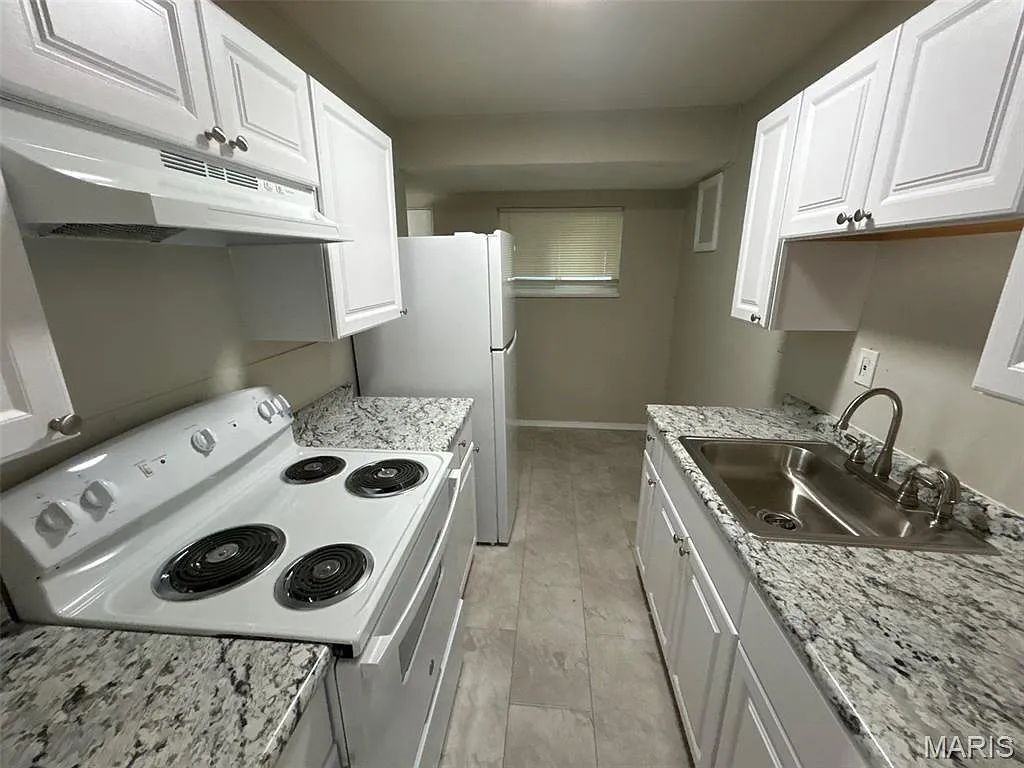 248 Perthshire Road - Photo 4 of 16