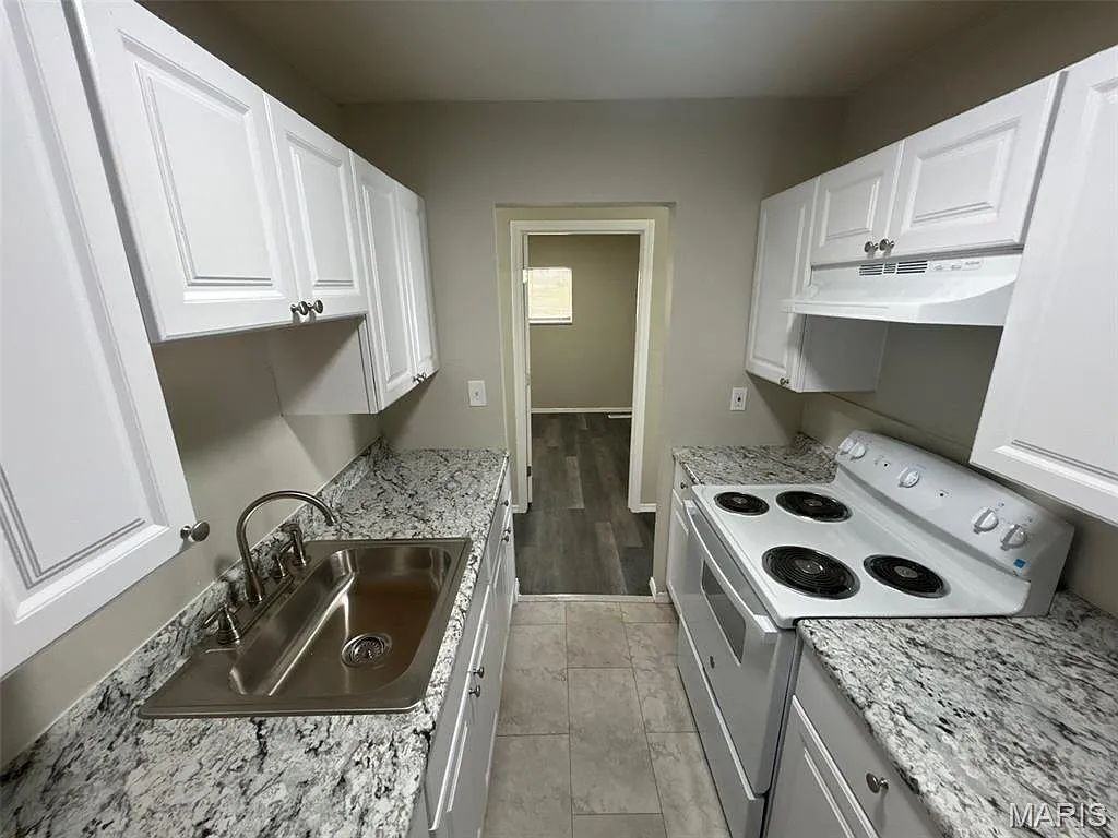 248 Perthshire Road - Photo 5 of 16