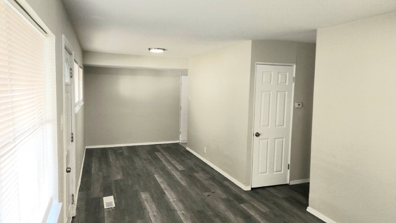 248 Perthshire Road - Photo 7 of 16