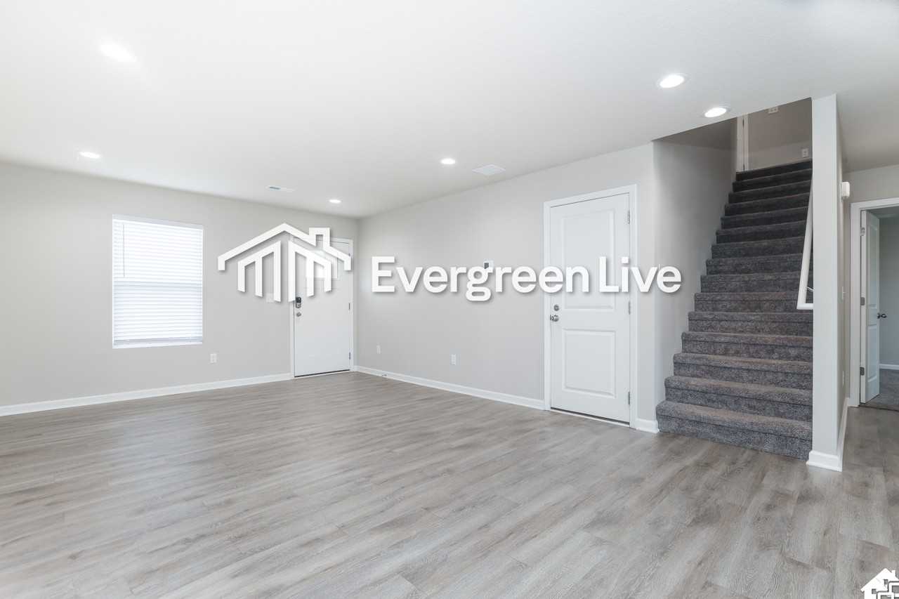 108 E Burlington Dr - Photo 4 of 28