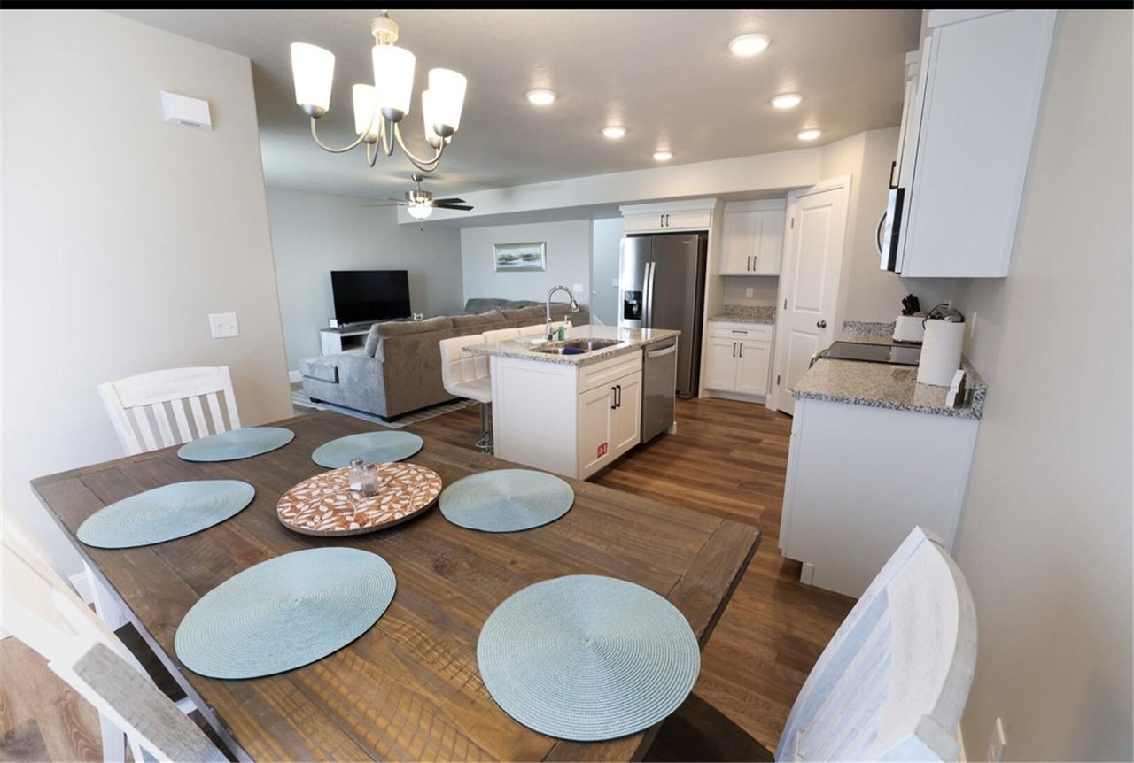 254 West Seasons Lane - Photo 2 of 12