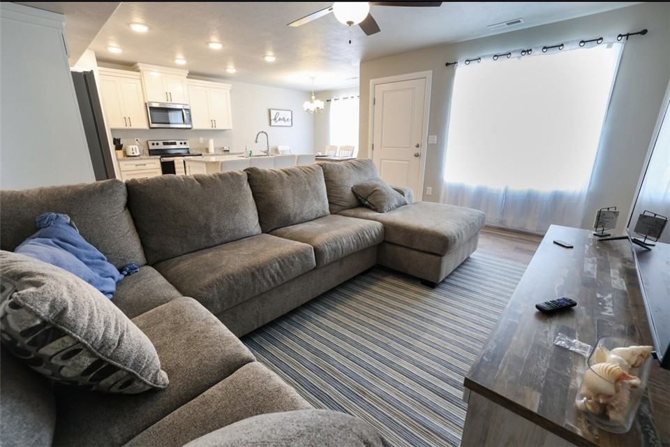 254 West Seasons Lane - Photo 3 of 12