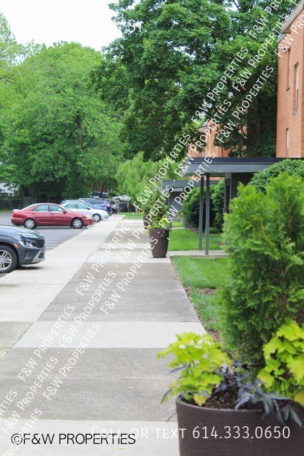 1736 E Long St Apt B - Photo 5 of 50