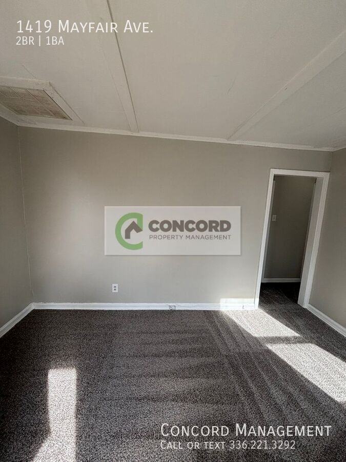 1419 Mayfair Ave - Photo 3 of 8