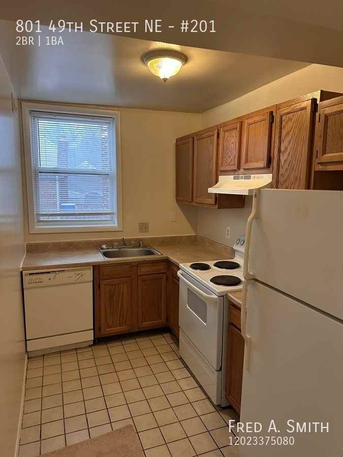 801 49th Street Northeast #201 - Photo 5 of 11