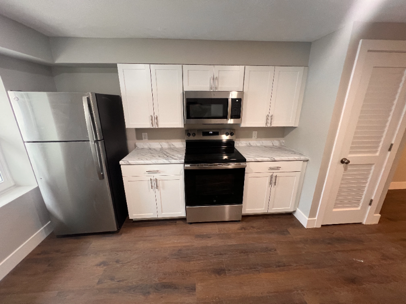 110 Main St #B - Photo 4 of 17