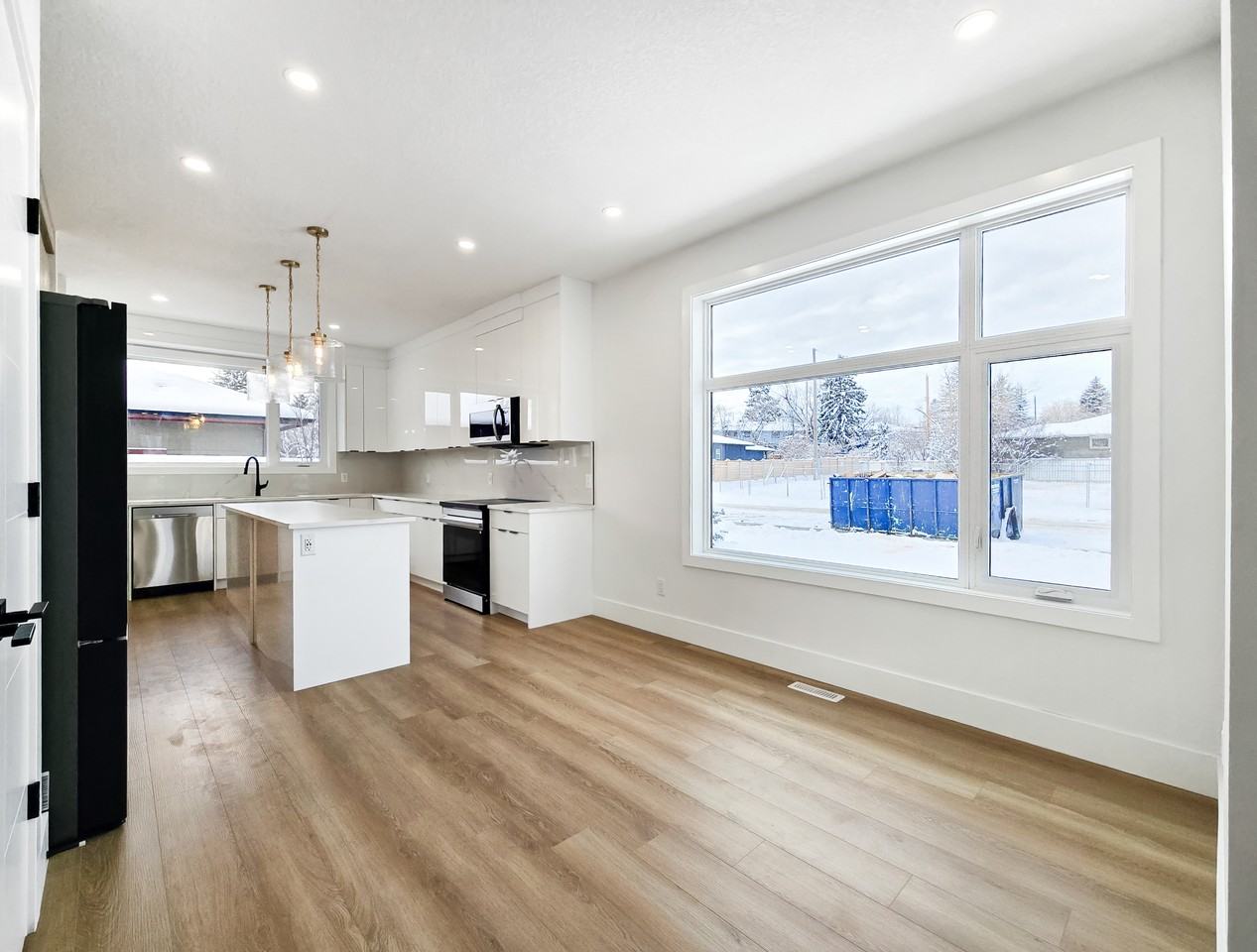 1902 Grand Oaks Drive SW #1902UPPER - Photo 7 of 25