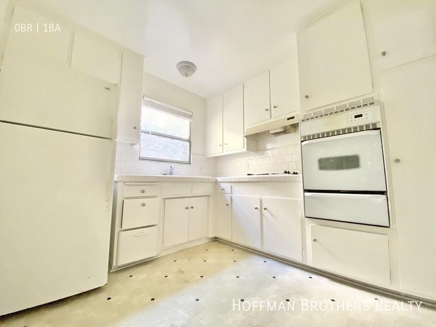 3718 Mentone Avenue #1A - Photo 2 of 6