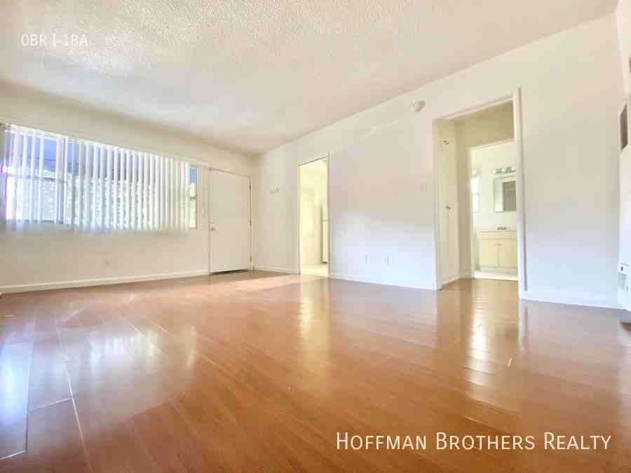 3718 Mentone Avenue #1A - Photo 4 of 6