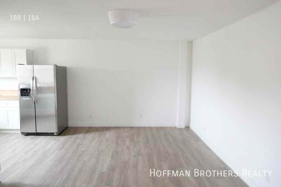 925 West 41st Drive #A - Photo 3 of 7