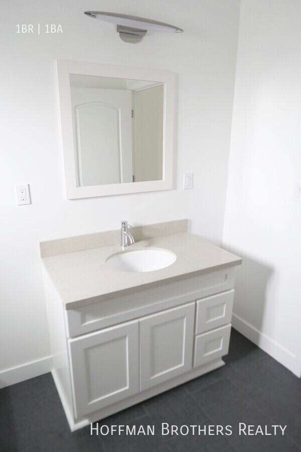 925 West 41st Drive #A - Photo 6 of 7