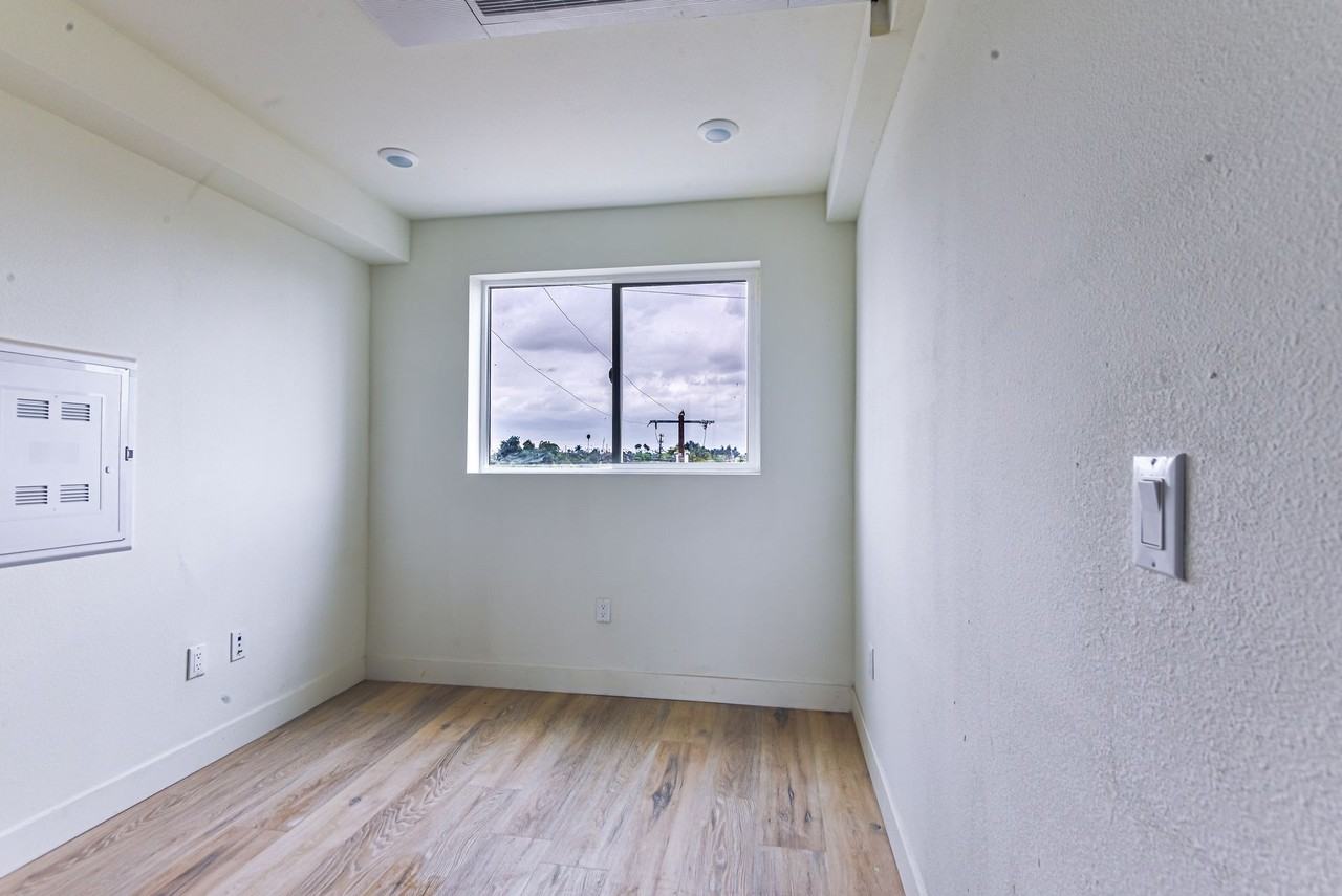 7410 S Avalon Blvd - Photo 4 of 26