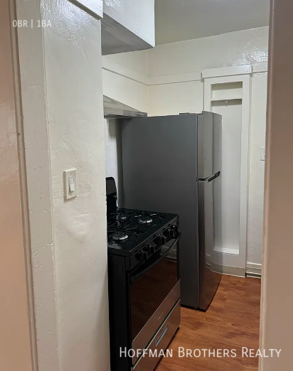 1913 East Broadway #2 - Photo 3 of 4