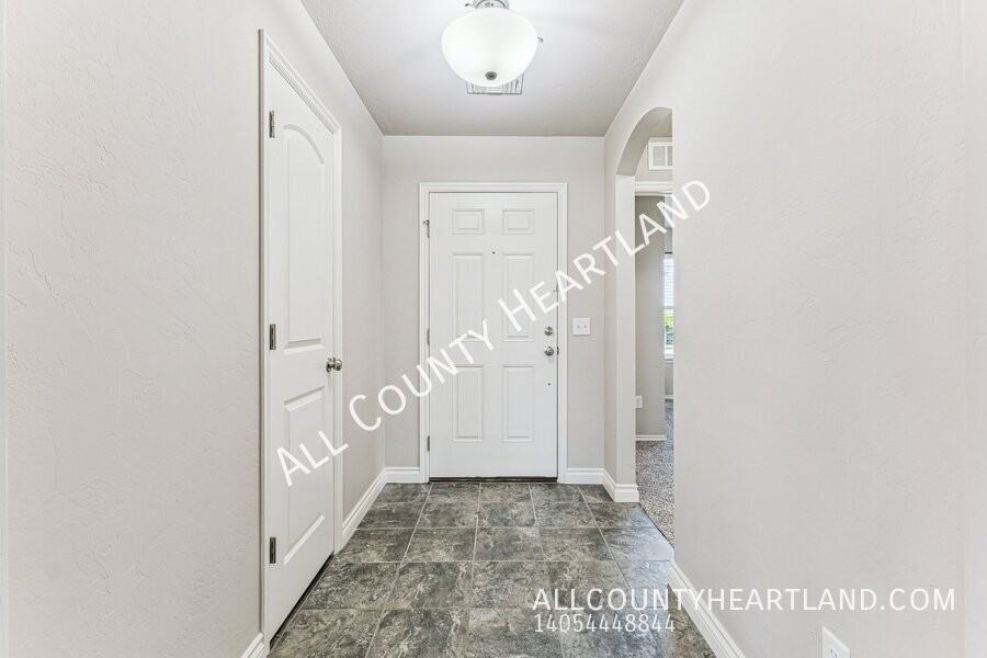 9452 Sw 29th Ter - Photo 2 of 27