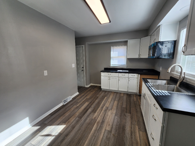 2049 34th Street - Photo 2 of 10