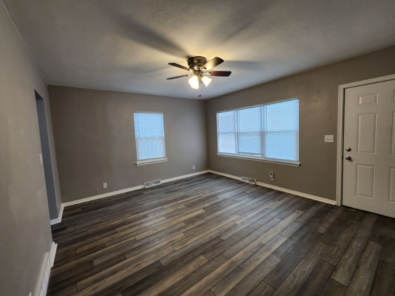 2049 34th Street - Photo 3 of 10