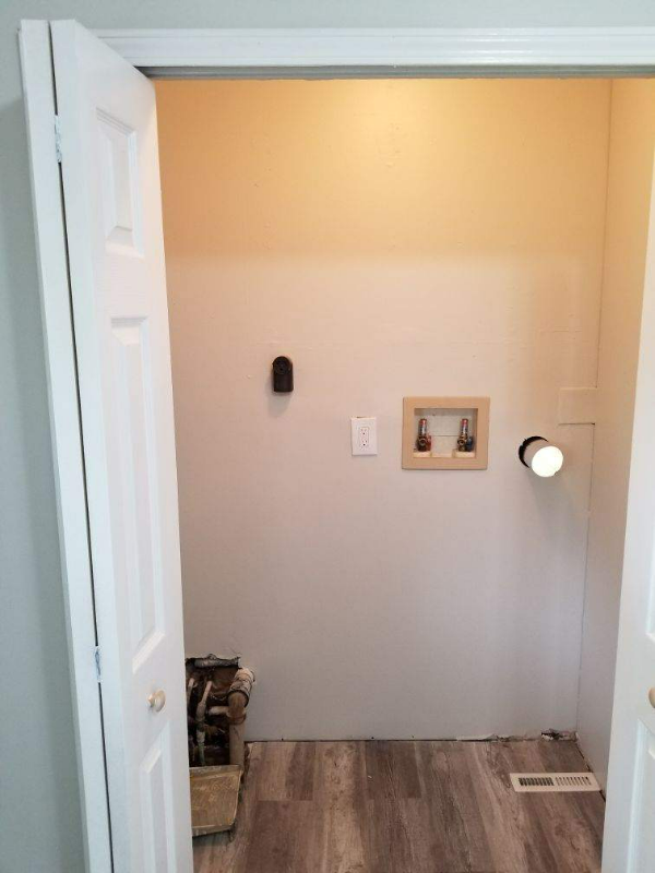 21901 Sloman Street - Photo 5 of 15