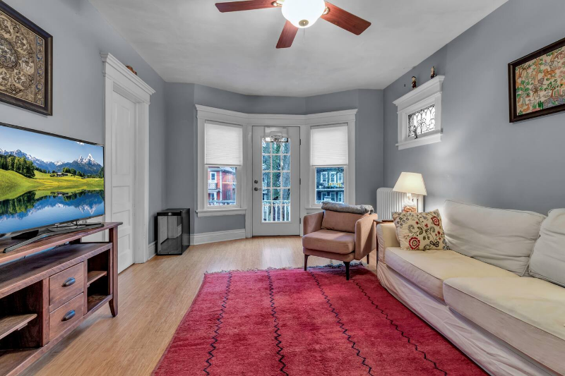 61 Saint James Place - Photo 3 of 17