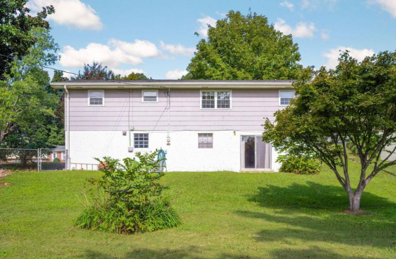 8912 Bay View Dr - Photo 3 of 23