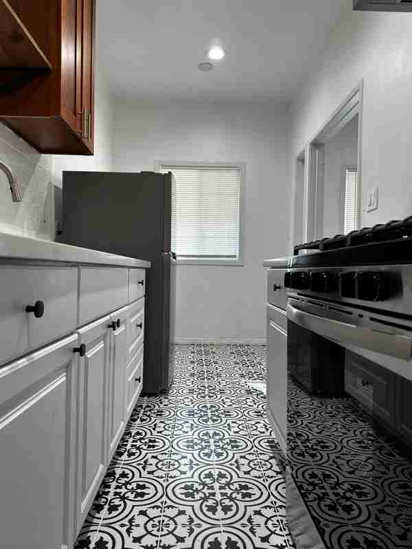 216 E Valencia Ave #9 - Photo 3 of 11