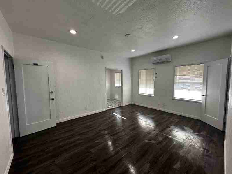 216 E Valencia Ave #9 - Photo 7 of 11