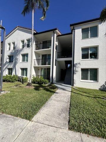 713 Villa Circle - Photo 2 of 7