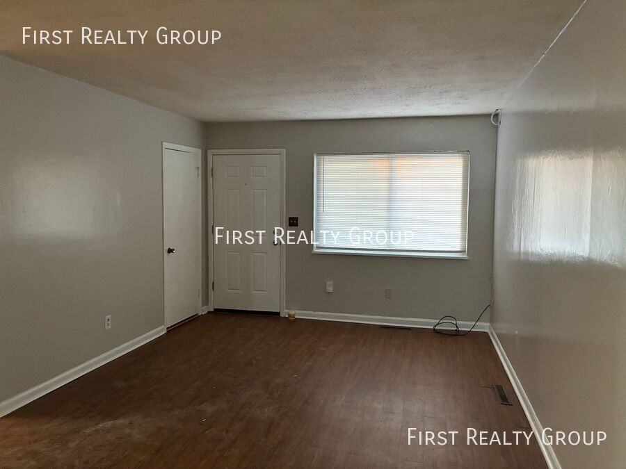 2214 Alpena Avenue - Photo 2 of 8