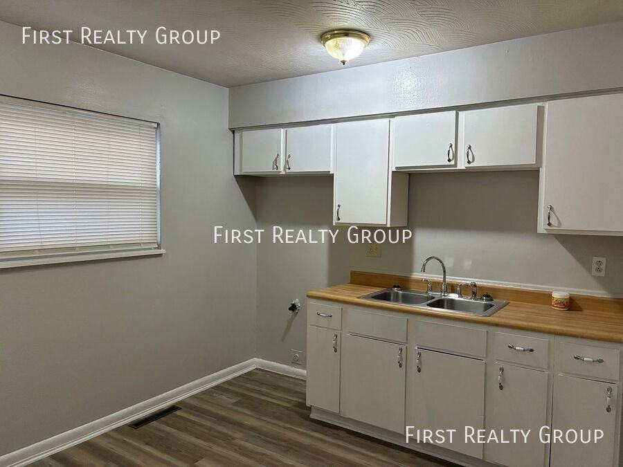 2214 Alpena Avenue - Photo 3 of 8